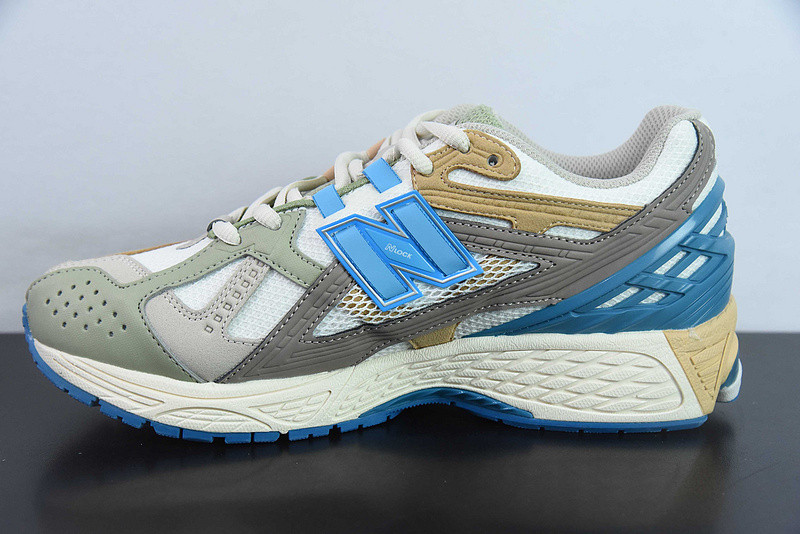 NEW BALANCE SNEAKER