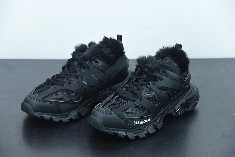 bc track sneaker