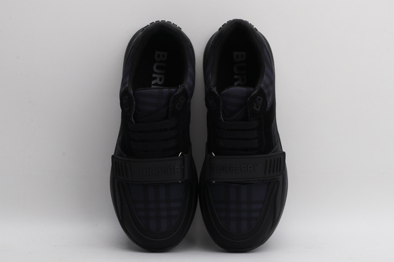 B**rry sneaker