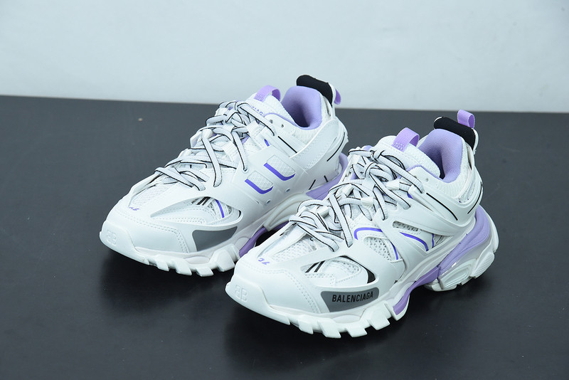 bc track sneaker