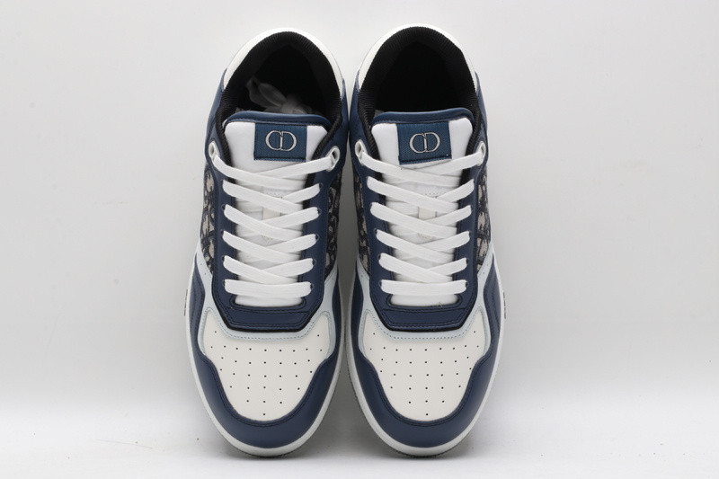 dio* sneaker
