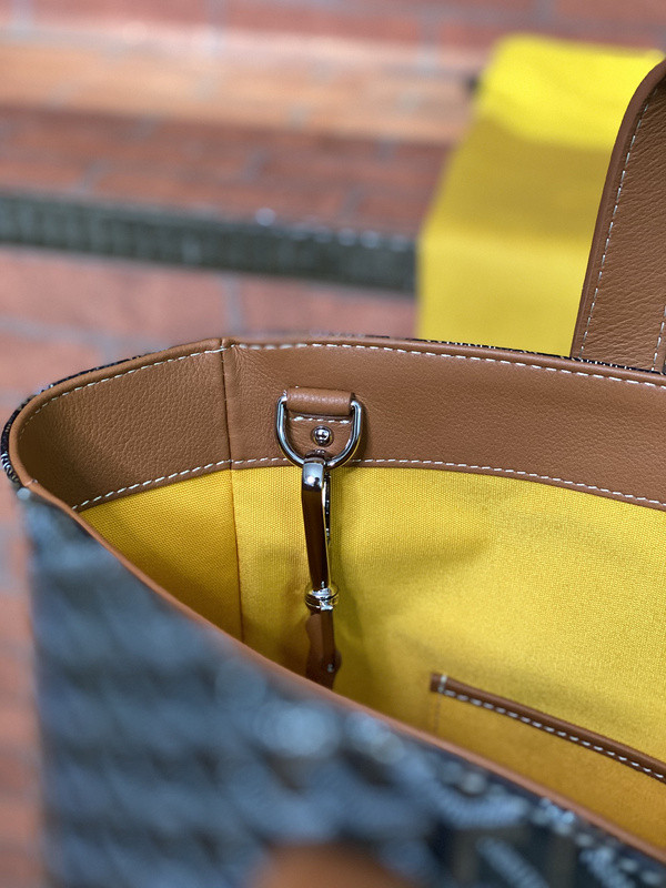 GOYARD PURSE