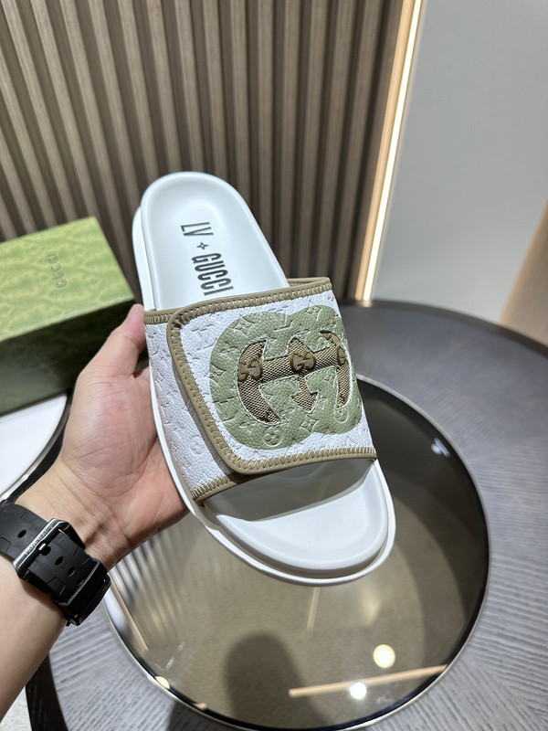 g*u*i sandals