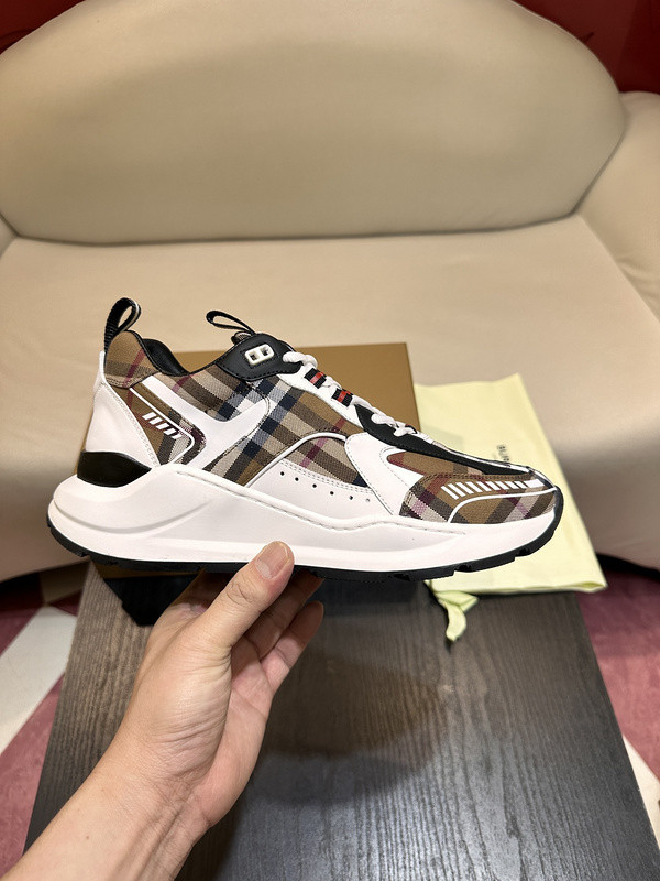 B**rry sneaker
