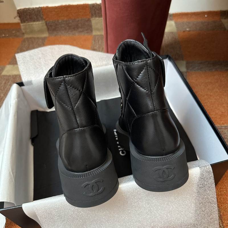 Ch*el sneaker