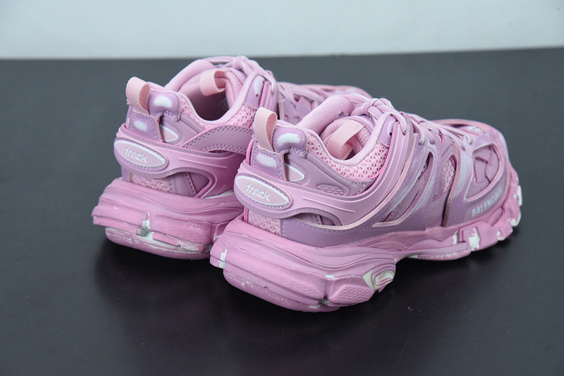 bc track sneaker