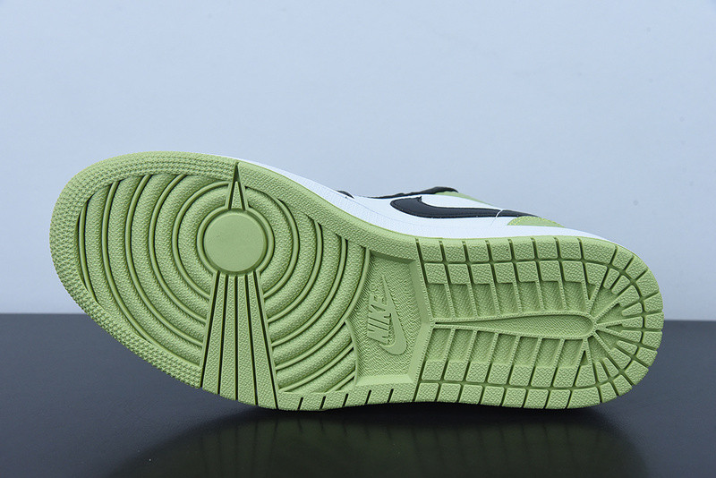 air jordan 1 low "vivid green snakeskin