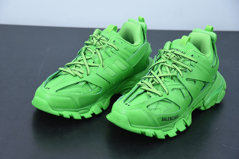 bc track sneaker