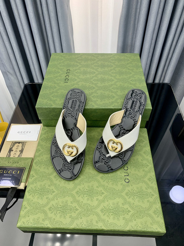 g*u*i sandals