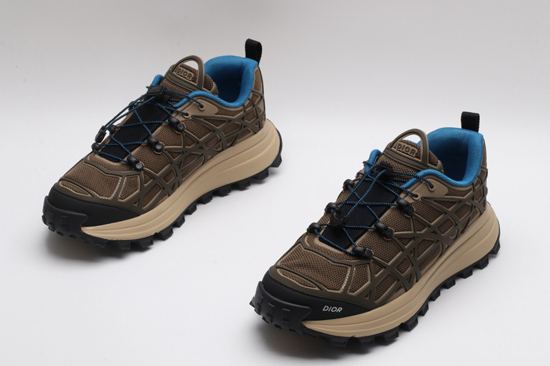 dio* sneaker