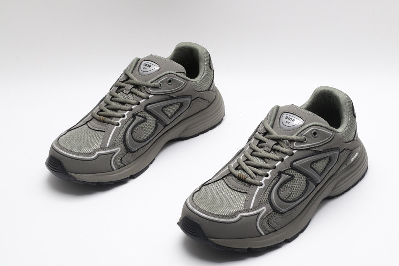 dio* sneaker