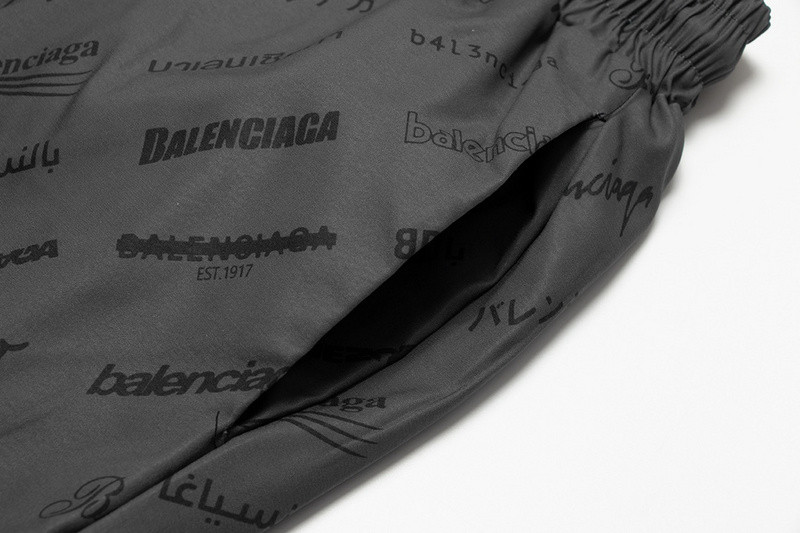 Ba*len*cia*ga clothes