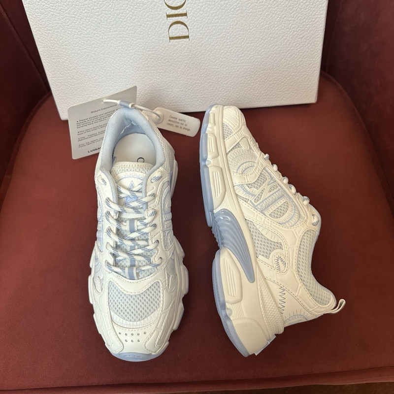 DIO* SNEAKER