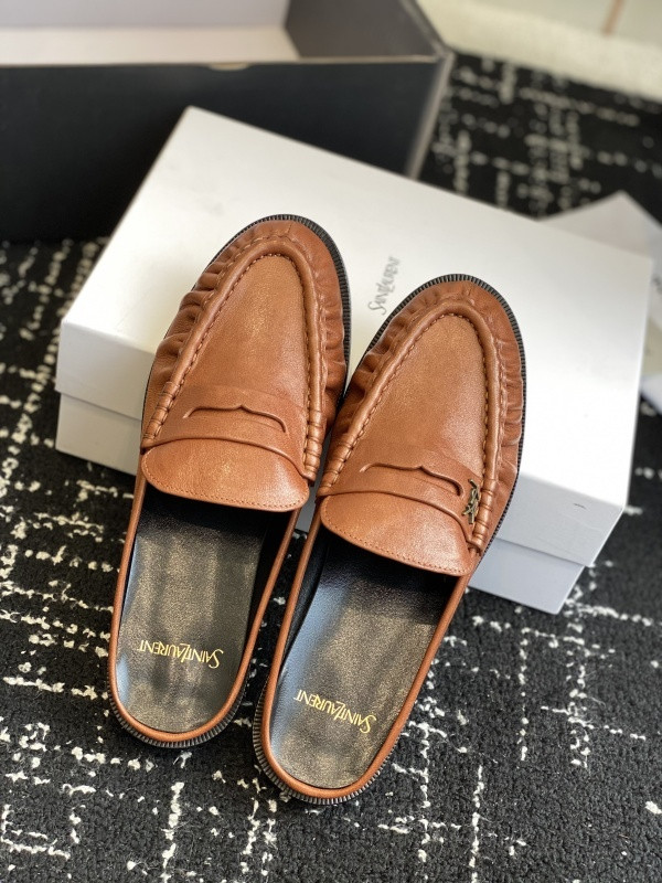 SAINT LAURENT Sneaker