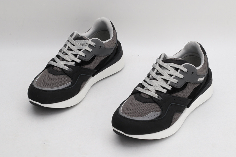 dio* sneaker