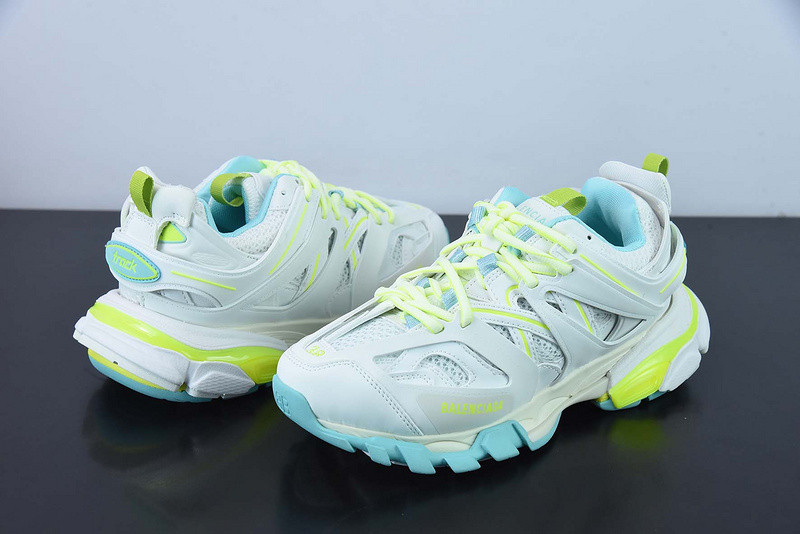 bc track sneaker