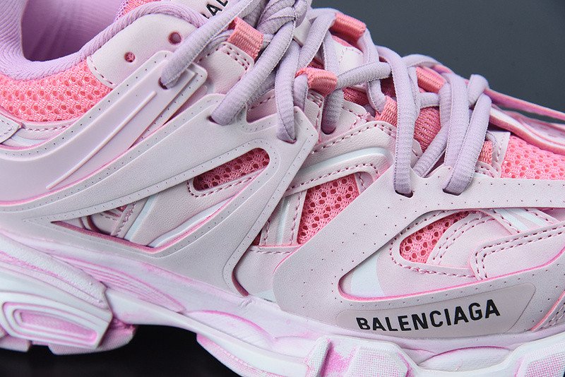 bc track sneaker