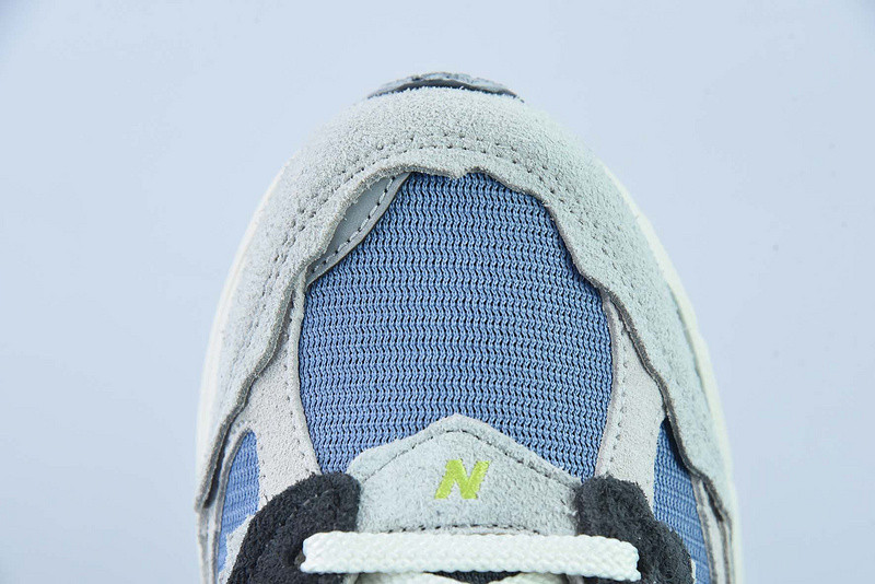 new balance sneaker