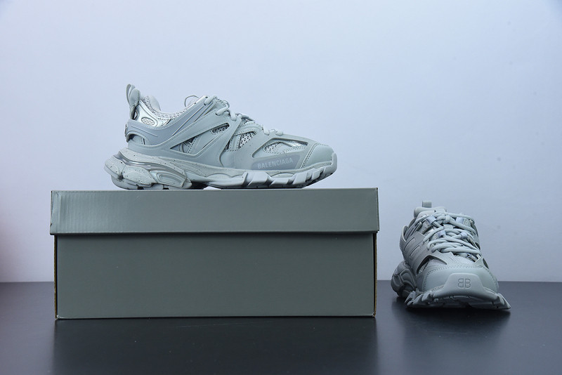 bc track sneaker
