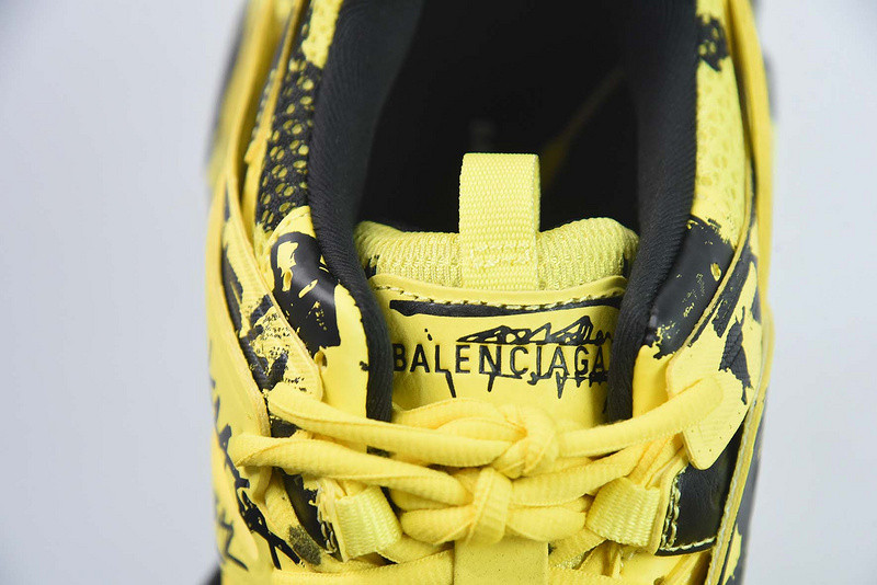 bc track sneaker