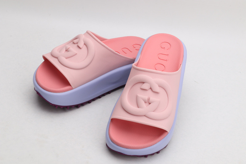 g*u*i sandals