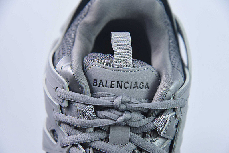 bc track sneaker