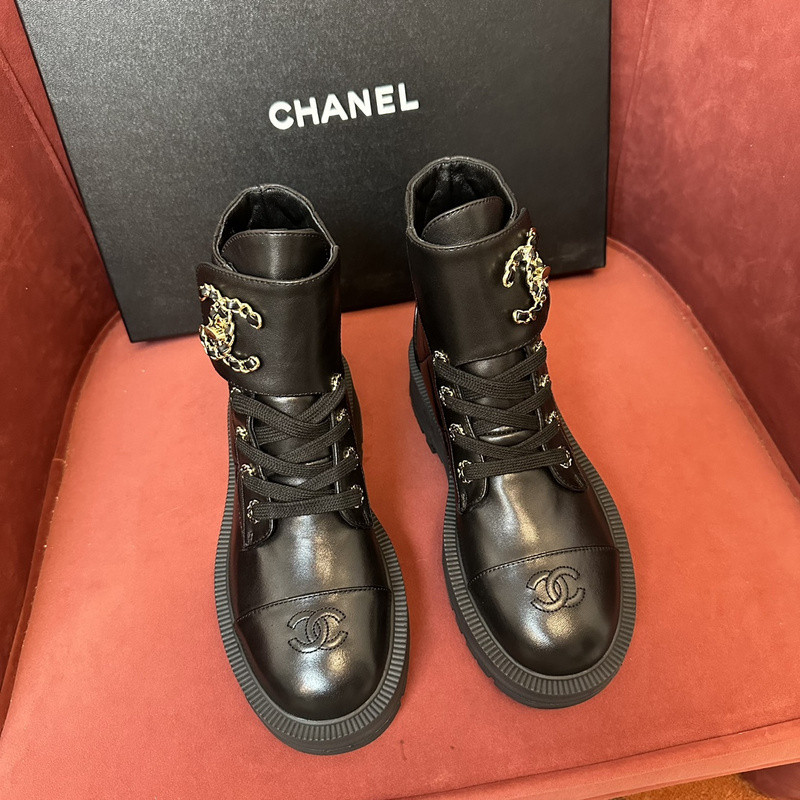 Ch*el sneaker