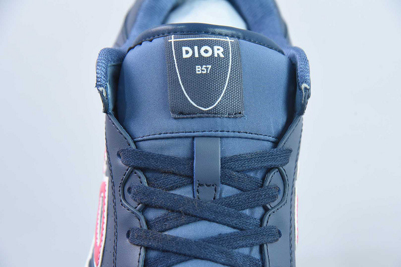 DIO* SNEAKER