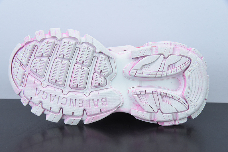 bc track sneaker