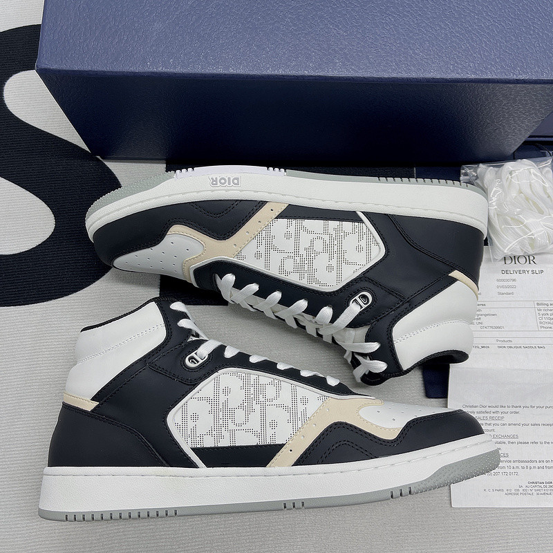 dio* sneaker