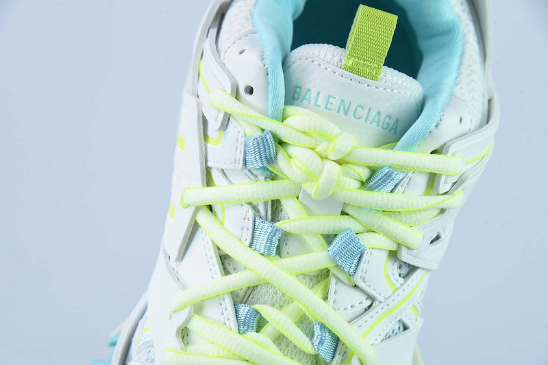 bc track sneaker