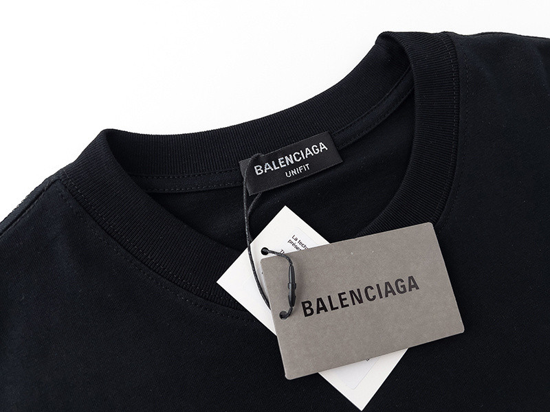 Ba*len*cia*ga clothes