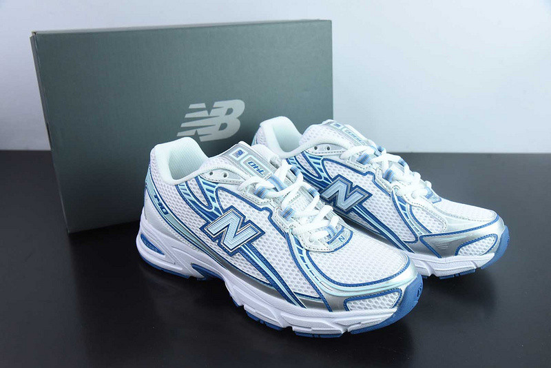 NEW BALANCE SNEAKER