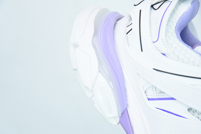 bc track sneaker