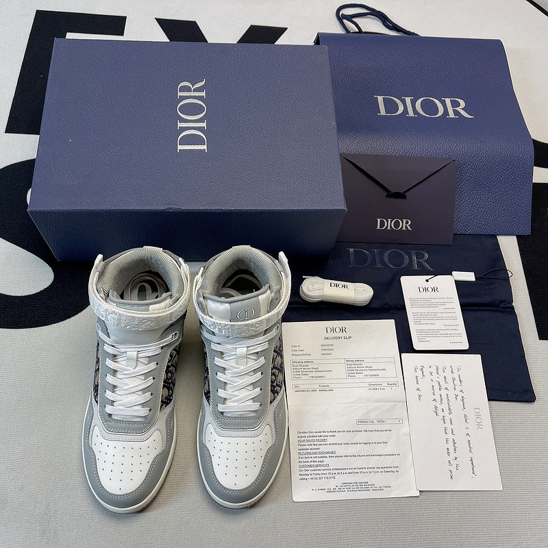dio* sneaker