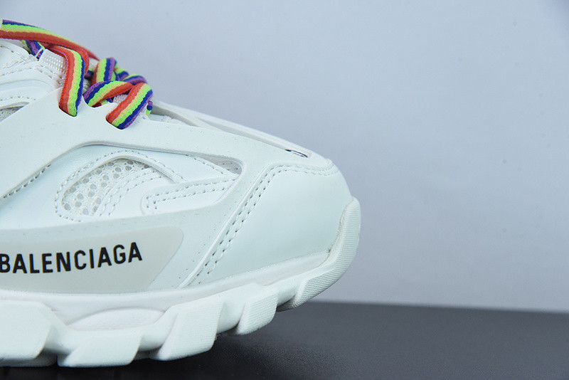 bc track sneaker