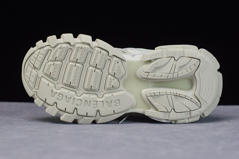 bc track sneaker