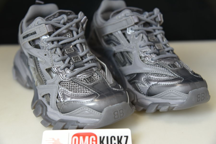 bc track sneaker