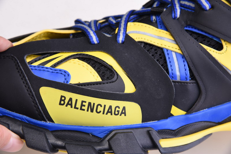 bc track sneaker