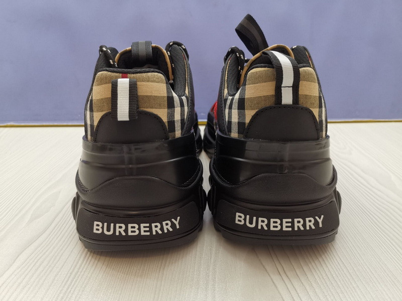 B**rry sneaker